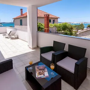 White Apartman Sukošan