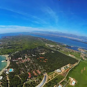 https://apartment-ivo-kaurinovic.hotelinzadar.com