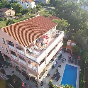 https://villa-dijana.primorje-gorskikotar.com